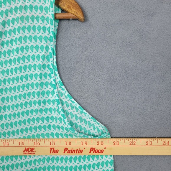 Eddie Bauer Tank Top Women's Large Green White Geometric 100%‎ Rayon Split Neck - Picture 9 of 10